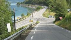 Dagens kryss i Randen sett fra fv. 51. Krysset skal flyttes ca. 200 meter østover for å bedre trafikksikkerheten. (Foto: Statens vegvesen)