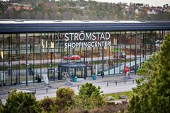 NEDGANG I GRENSEHANDEL: Reiserestriksjoner førte til en nedgang i grensehandelen på 99 prosent. Særlig svenskehandelen er rammet. Foto: Strömstad Shoppingcenter