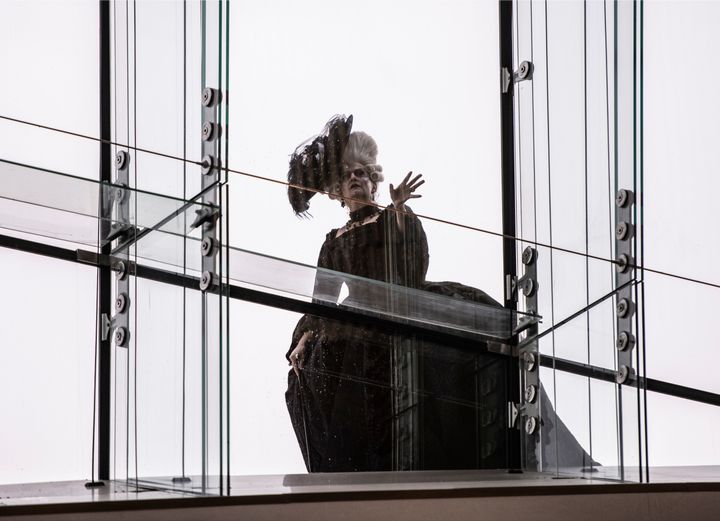 Hege Høisæter som Grevinnen. Foto: Erik Berg.