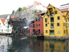 Skuteviken i Bergen ble utsatt for brann i 2008. Foto: Asgeir Spange Brekke, Riksantikvaren.