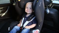Ta pauser underveis. Særlig for de minste barna er dette viktig. Har du en lei ettåring i barnesetet, er det ikke så mye annet som hjelper enn et stopp. (Foto: NAF)