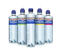 De nye Imsdalflaskene av 100 prosent resirkulert plast.