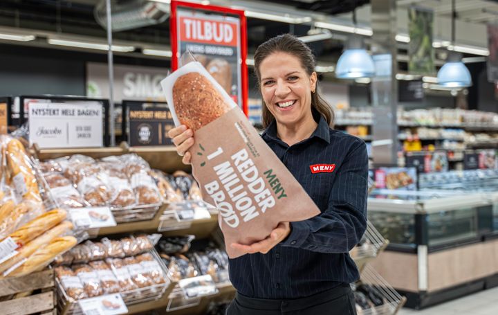 Mari Kristine Kasbo, kategoriansvarlig bakeri i MENY, skal sammen med butikkene redde en million brød på et år. Foto: Michael Johnsen