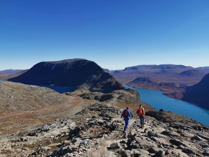 Besseggen har vært et populært reisemål gjennom flere tiår, og har årlig rundt 60 000 besøkende. Foto: Marie Selboskar Lier / Miljødirektoratet