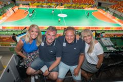 Randi Gustad, Harald Bredeli, Bent Svele og Julie Strømsvåg er sammen med Jon Børrestad TV 2 sine profiler under VM i Frankrike. Foto: Jan-Petter Dahl, TV 2.