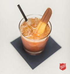 Det finnes mange gode alkoholfri alternativ, som LOL, barnas nye favoritt? Oppskrift: 2 cl grenadin
3 cl sitronjuice
1/2 lollipopis
Den andre halvparten brukes som garnityr
Alle ingrediensene shakes sammen.
Fyll glasset med isbiter.
Pynt med en vertikal delt Lollipop.