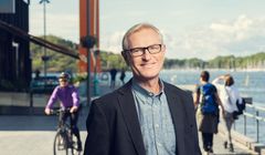 Ketil Krogstad jobber med interessepolitikk innenfor bolig og bygg i NBBL. Han har tidligere erfaring som bygningssjef i Bærum, seniorrådgiver i KMD og avdelingsdirektør i DiBK. Hans spesialområder er plan- og byggesak.