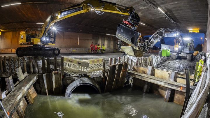 Arbeidene med oppgraderingen går hele døgnet hele uka på Sjølyst- og Bygdølokket. Men fortsatt er det et stykke frem til normalsituasjon. (Foto: Espen Børresen)