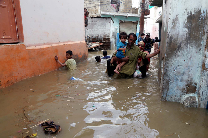 Klimaendringene har for lengst begynt å gå ut over oss mennesker. I fjor ble Pakistan rammet av den verste flommen i landets historie. Den etterlot en tredjedel av landet under vann. Foto: Shutterstock