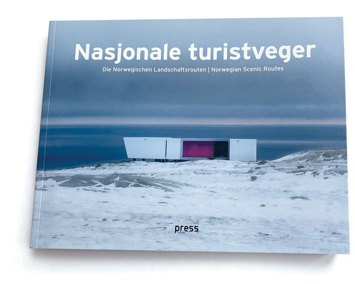 Ny bok - Nasjonale turistveger, 2023. Foto Jan Neste. (Omslagsfoto bok Frid-Jorunn Stabell).