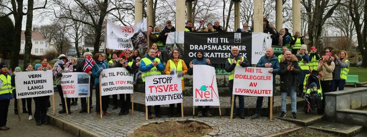 Markering mot vindkraftutbyggingene i Tysvær, kommune, Rogaland. Green Investment Group og australske Maquire Group. Foto: Reidar Nordmark