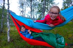 POPULÆRT: Stadig flere kaster seg på hengekøye-trenden. Foto: Yvonne Michalsen
