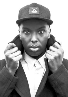 Pressebilde: OMVR (Omar Mohamed Ahmed) Singel: "Hold You Back" Foto: Stephen Butkus Universal Music Norge 2015