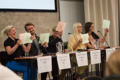 Panelet var derimot splittet på om de støttet du Senterpartiets representantforslag om rettighetsfesting av 100 prosent merverdiavgiftskompensasjon (Foto: Birgitte Heneide, Frivillighet Norge)