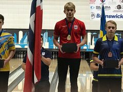 Georg Skryten, Verdensmestere U21 2018, er en av verdensmesterne som må tilpasse seg det nye programmet. Foto: Bowlingforbundet