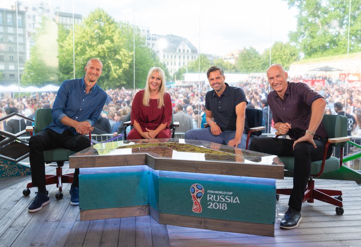 VM-studio på kontraskjæret. Brede Hangeland, Julie Strømsvåg, Jan-Henrik Børslig og Erik Thorstvedt. Foto: Øyvind Ganesh, TV 2.