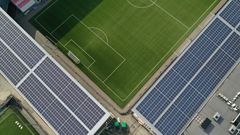 Fotball og fornybar kraftproduksjon i skjønn forening på Skagerak Arena i Skien.