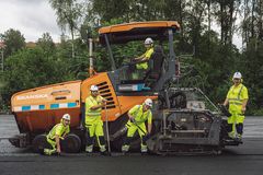 asfaltlaget som la den første asfalten med netto null klimautslipp i Norge