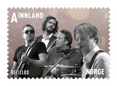 Nummer: NK 1863 Motiv: DeLillos Design: Madeleine M. Karlstrøm Foto: Foto: © (NK 1863) Carsten Jøssund, Arne Bendiksby/NTB Scanpix Verdi: A-Innland (kr 9,50)x 4 Trykk: Offset fra Joh. Enschedé Security Print, Nederland