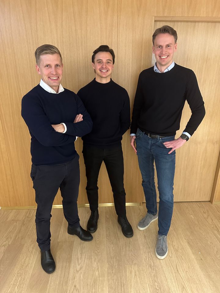 Robin Suwe SVP Mobility in Nordic Marketplaces, Sebastian Frick
CEO AutoVex and Atle Gran Lindstad (Schibsted M & A). Photo: Schibsted