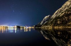 Kveld i Mosjøen, Øyfjellet til høyre.