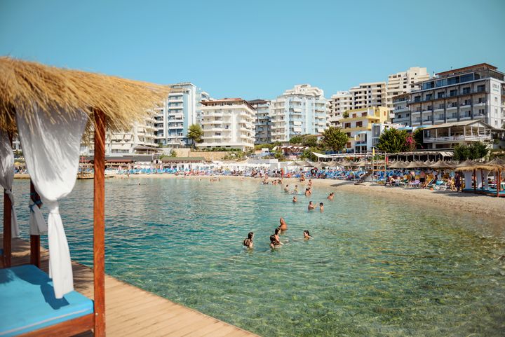 Albania inviterer definitivt til bading og rolige dager i solen, men reisemålet fortjener også en oppdagelsesferd eller to.