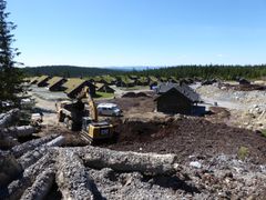 Når det bygges nytt, bygges det gjerne tett. Som her på Sjusjøen i Ringsaker kommune. Foto: Audun Bringsvor.