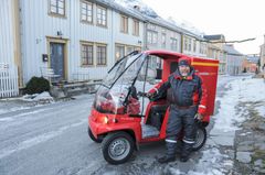 - Jeg snakker med trivelige folk hele dagen. Paxsteren går på strøm og overdøver ikke praten, sier postbud Birger Sjøvoll.