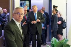 Donald Trump på vei inn til FNs generalforsamling, 19. september. Foto: UN Photo/Eskinder Debebe