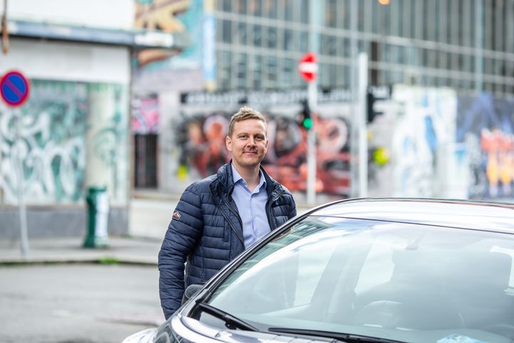 - Ikke la gavene ligge synlig i bilen nå i juleinnspurten, sier Roger Ytre-Hauge, fagsjef på motor i Frende Forsikring. Foto: Frende Forsikring.