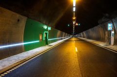 Korslundtunnelen, Morskogtunnelen og Espatunnelen på E6 oppgraderes med moderne rømningslys i sommer. (Illustrasjonsfoto: EnergyOptimal / Statens vegvesen)