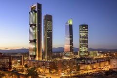 Spania var Europas vekstvinner i 2015, og vil trolig fortsette veksten i 2016. Det kan gi muligheter for norske bedrifter. Her fra finansdistriktet i Madrid. Foto: Thinkstock