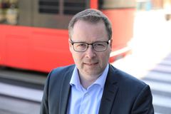 Vi vet at kommunene vil få langsiktige og varige utgifter som følge av pandemien. Det er naturlig at dette følges opp i det reviderte budsjettet for inneværende år, men det må også videreføres i årene som kommer, sier Bjørn Arild Gram.  Foto: KS