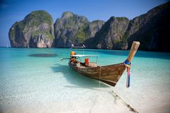 Thailand, longboat - foto iStockphoto.com