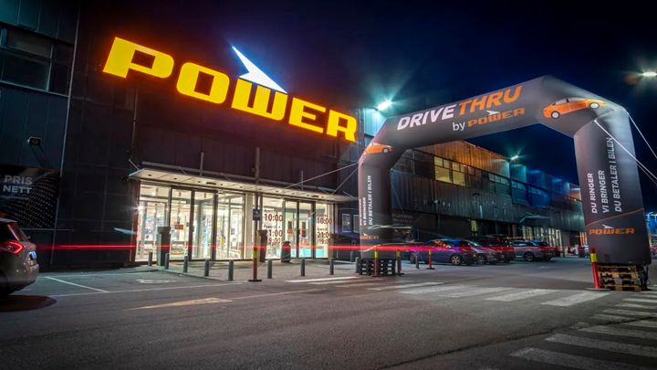 POWER har blant annet DriveThru på flere varehus, slik at kundene kan få varene sine levert direkte i bilen og slipper å gå inn i varehusene.
