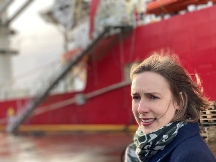 Næringsminister Iselin Nybø (V) gir støtte til grønn ombygging av offshoreskip