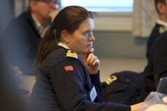 Løytnant Maria Enstad fra Kystvakten forteller at hun fikk testet ny kunnskap allerede på kurset, og opplever kurslederne som fagfolk med en genuin interesse for å dele sin kompetanse og erfaring. Foto: Kystverket
