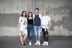 Universal sine artister sammen med artistutvikler Espen Lind