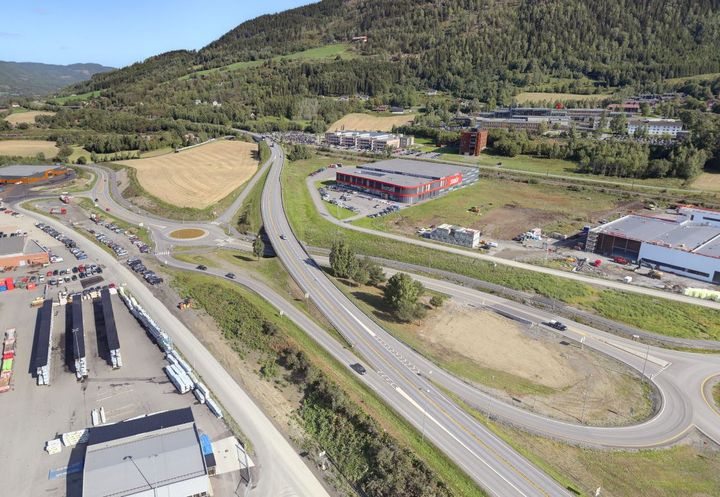 Både Lillehammer og Øyer kommune vedtok i forrige uke reguleringsplanen for utbygging av E6 Storhove – Øyer. Nå ligger alt til rette for byggestart i 2021.