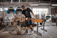 Nå gjenopptar Hadeland Glassverk produksjonen av unike objekter fra Amerikalinjens storhetstid, til glede for nye gjester og oppdagere.
Crredit: Magne Risnes