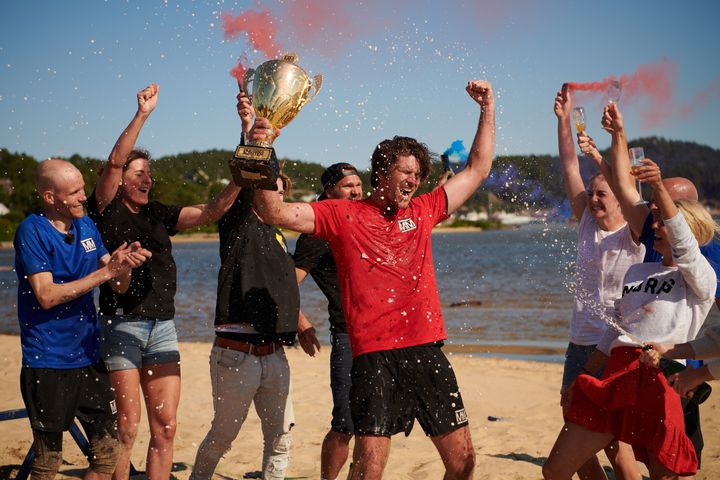 Mesternes mester 2021 ble vunnet av Nils Jakob Hoff på stranda i Høllesanden i Søgne. Nå kommer produksjonen til Sandefjord. (Foto: Stian Foss, Nordisk Film/NRK(
