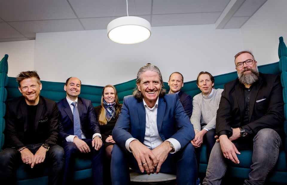 Dentsu Aegis kjøper RED