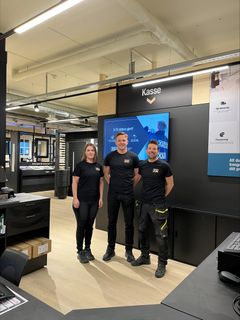 Team XL-BYGG Selbu avd. sentrum gleder seg til å åpne dørene 1. februar:
fra venstre: salgskonsulent Lena Kulseth, driftsleder Kristian Aftret Haave og salgskonsulent Arild Mosleth.