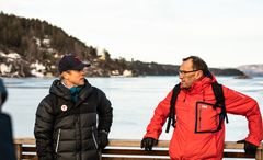 miljøminister Espen Barth-Eide besøkte Breivoll Gård under Kom deg ut-dagen. Her med leder i DNT Oslo og Omegn, Henning Hoff Wikborg. FOTO: Stian Opsahl.
