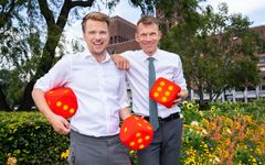 TV 2s politiske kommentatorer Mathias Fischer og Aslak Eriksrud. Foto: Espen Solli, TV 2.