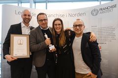 En glad gjeng fra Specsavers mottok prisen for Årets Franchisekjede. F.v. Finansdirektør Jan-Kristian Bjerke, regionsjef André Evensen, HR-ansvarlig Astrid Liaaen og regionsjef Stein Lind. Foto: Marthe Buer