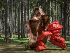 "PASANASAP" av Carol Bove er årets skulptur på Kistefos Museum. Foto: Vegard Kleven.