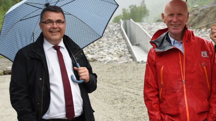 f.v statssekretær Kjell-Børge Freiberg og vassdrags- og energidirektør Per Sanderud. Foto: NVE