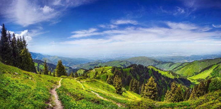 Panorama of the mountains in Alamty (Depositphotos/byheaven)