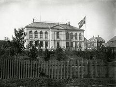 Den første bygningen som ble tatt i bruk til museumsutstilling var oppført i 1894. Før den tid var museet i leide lokaler i Baptistkirken i Strandskillet. Foto: Norges arktiske universitetsmuseum